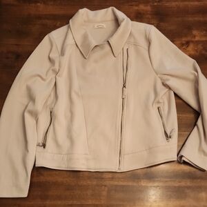 Max Studio Cream Jacket Zipper Closure Minimalist Design